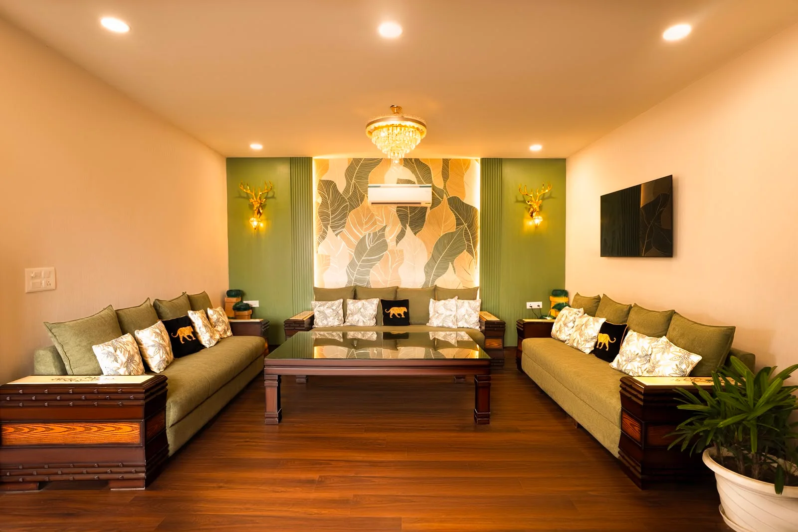 Savanna Retreat by Nuva Stayz — Indoor lounge